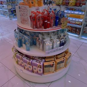 White 3 Tier around Display Table